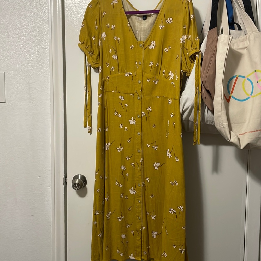 Universal Thread Midi Floral Dress